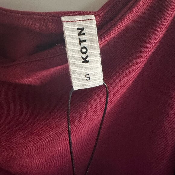 NWT Kotn Women's Faten Shirt in Burgundy - Picture 6 of 10
